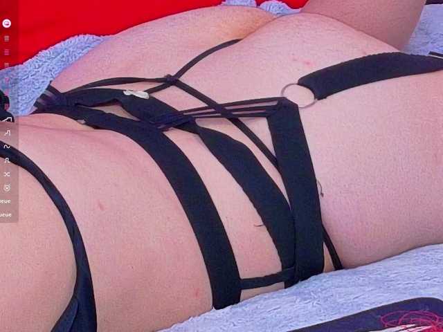KarinaNoire live cam on BongaCams
