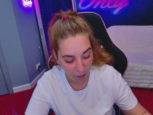 KarinaNoire live cam on BongaCams
