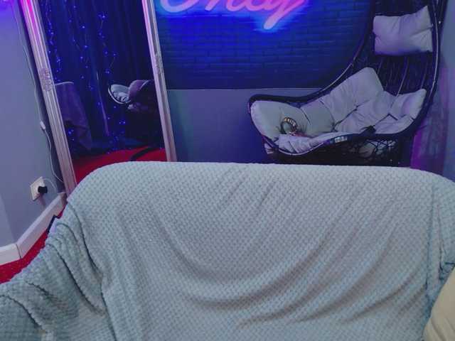 KarinaNoire live cam on BongaCams