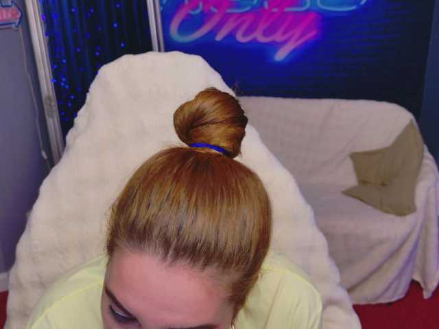 KarinaNoire live cam on BongaCams