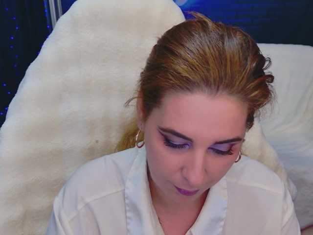 KarinaNoire live cam on BongaCams