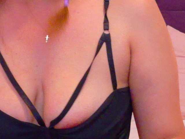 KarinaNoire live webcam show