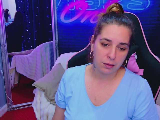 KarinaNoire live cam on BongaCams