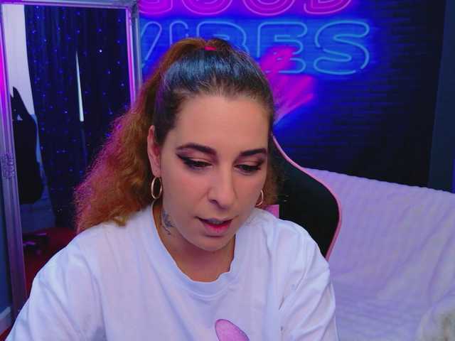 KarinaNoire live webcam show