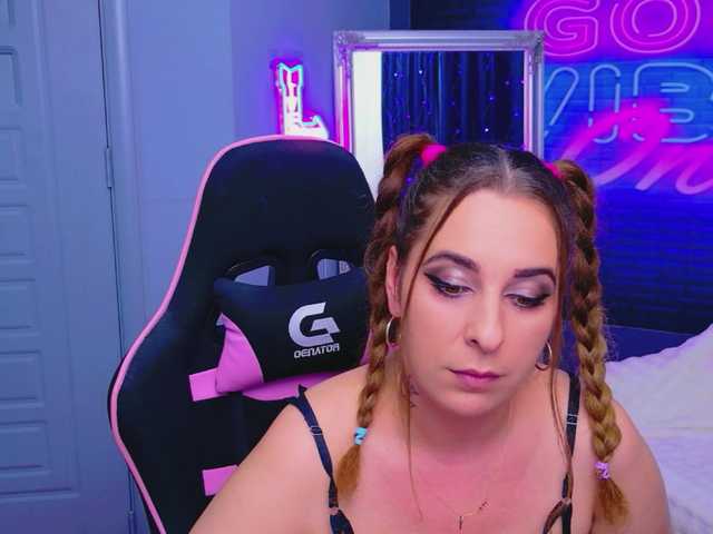 KarinaNoire live webcam show