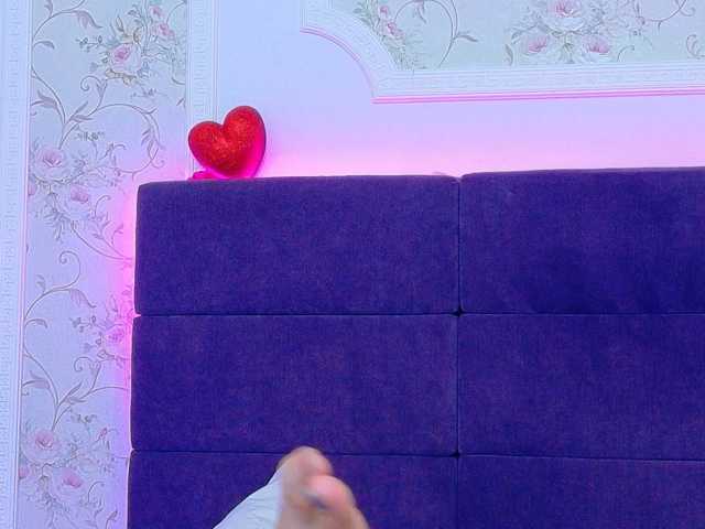 KarinaNoire, live now on BongaCams