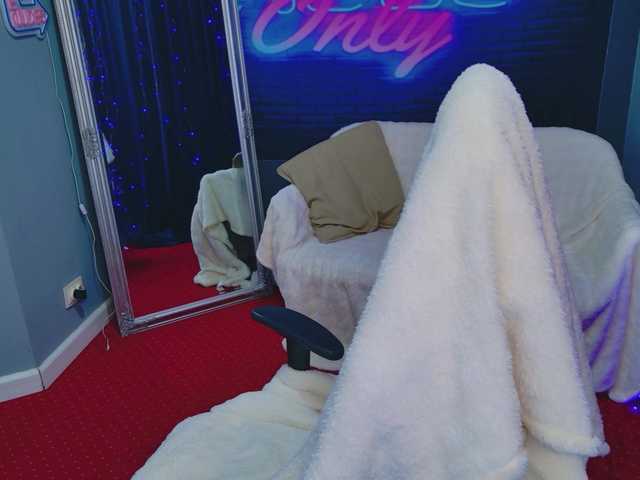KarinaNoire live cam on BongaCams