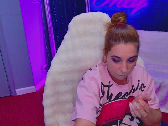 KarinaNoire live cam on BongaCams