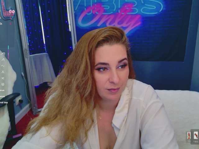 KarinaNoire live cam on BongaCams