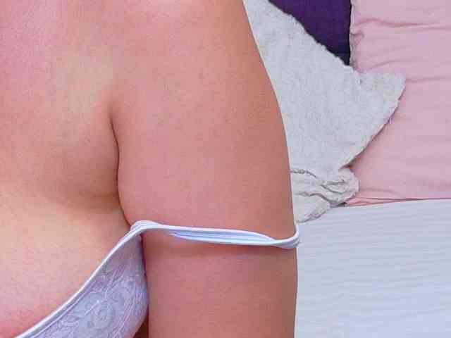 KarinaNoire webcam