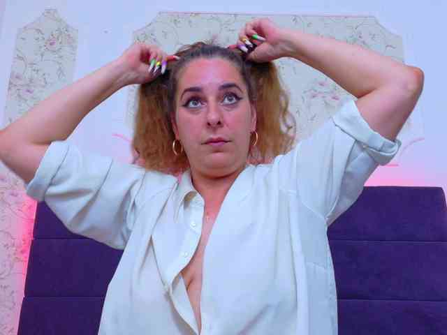 KarinaNoire webcam