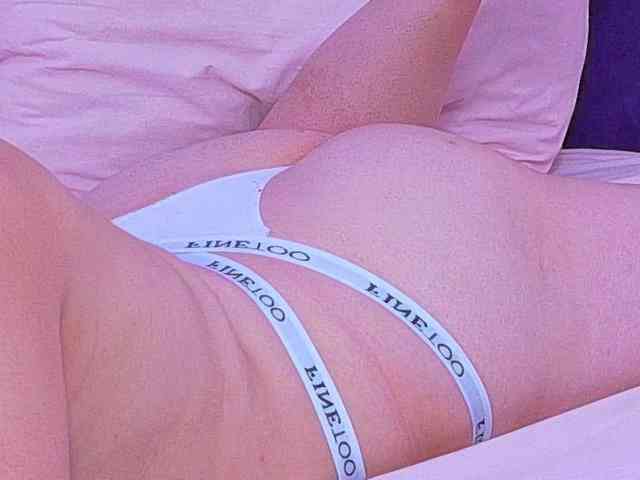 Model: KarinaNoire