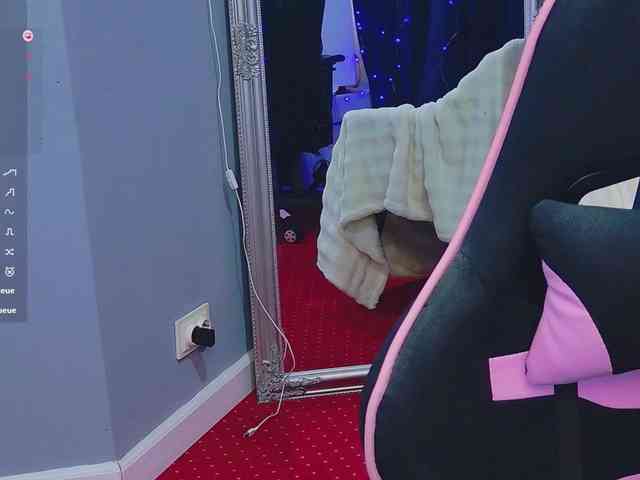 KarinaNoire webcam