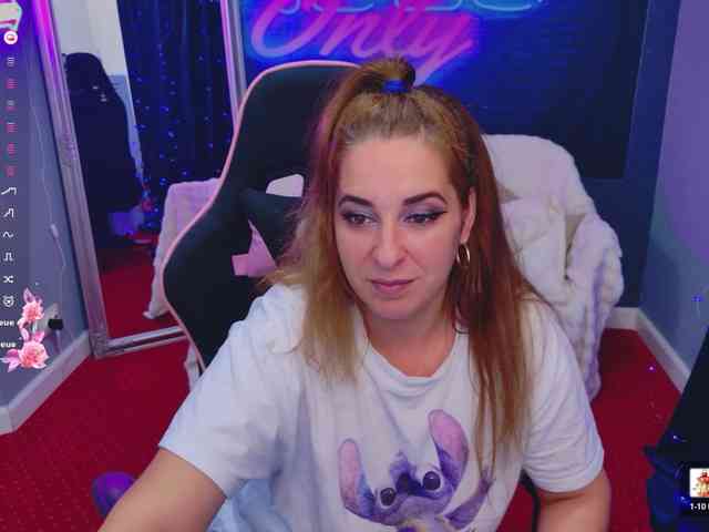 KarinaNoire webcam