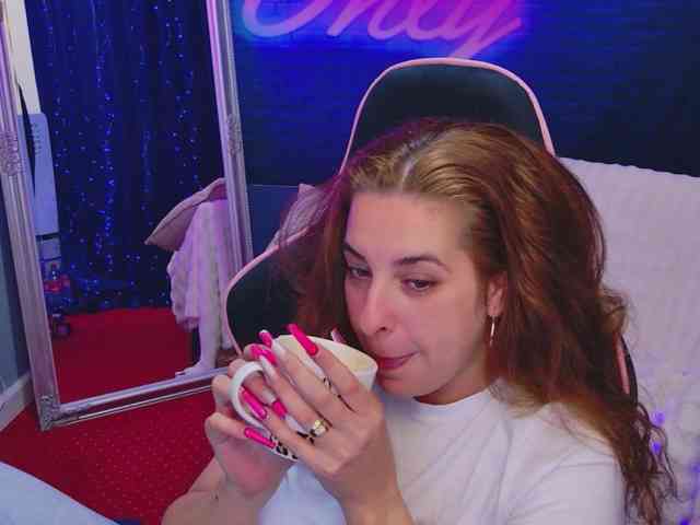KarinaNoire webcam