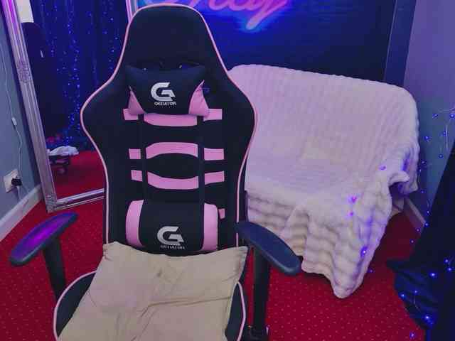 KarinaNoire webcam
