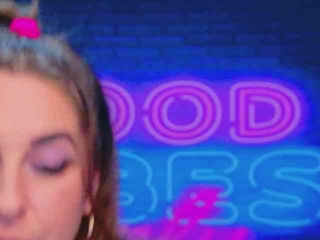 KarinaNoire webcam