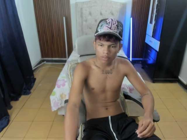juan-mhata — live male cam