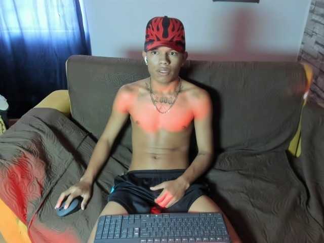juan-mhata в эфире на BongaCams
