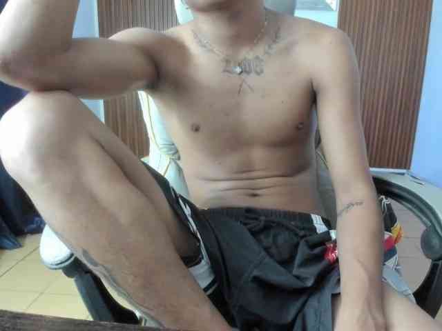 juan-mhata Live Webcam on BongaCams
