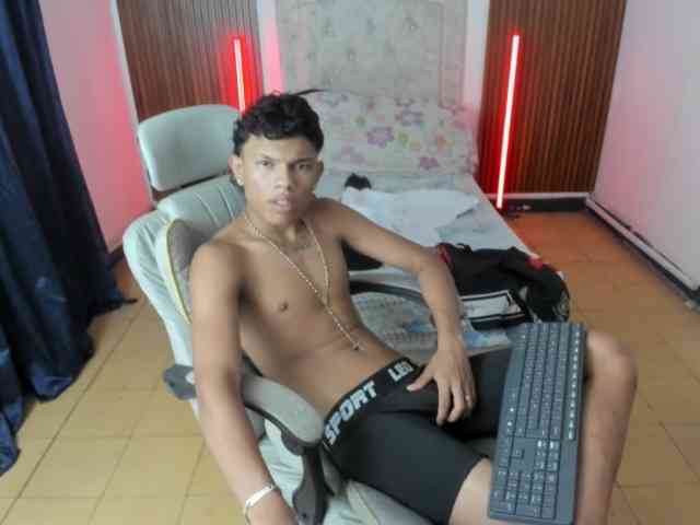 juan-mhata Sex Cam Show