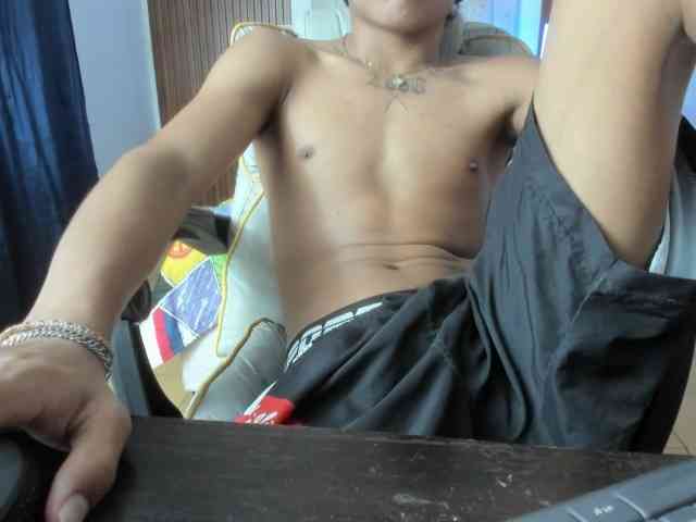 juan-mhata Live Webcam on BongaCams