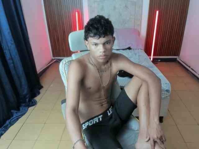 juan-mhata Sex Cam Show