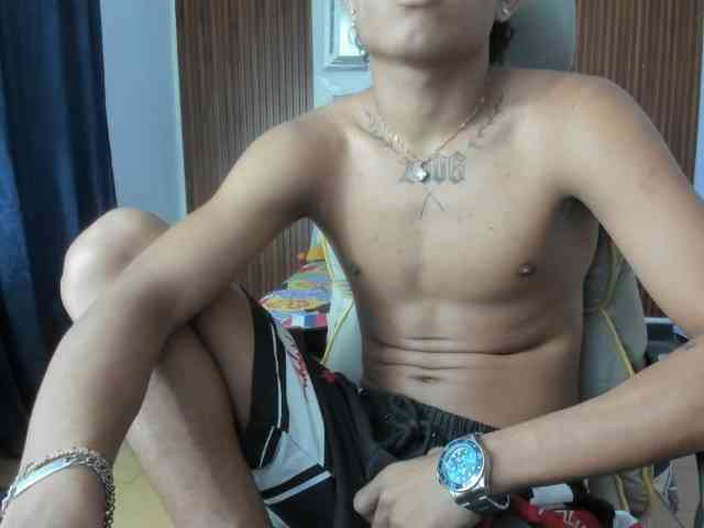 juan-mhata Live Webcam on BongaCams