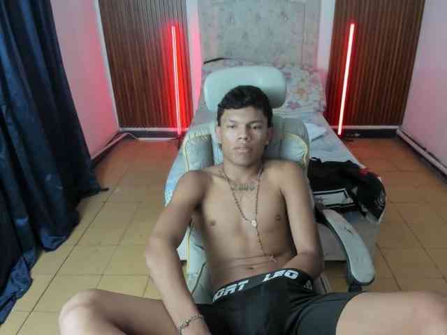 juan-mhata Sex Cam Show