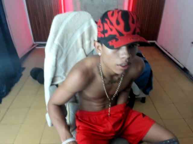 juan-mhata Live Webcam on BongaCams