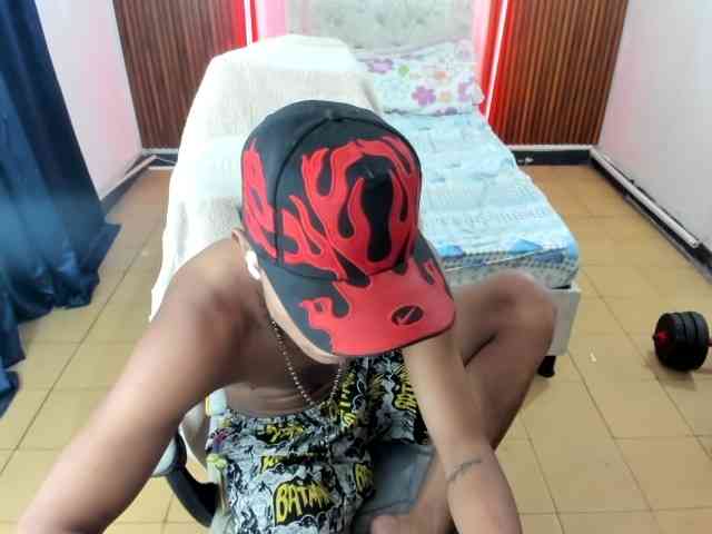 juan-mhata Live Webcam on BongaCams