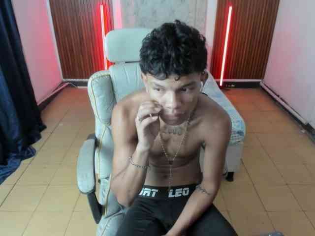 juan-mhata Sex Cam Show