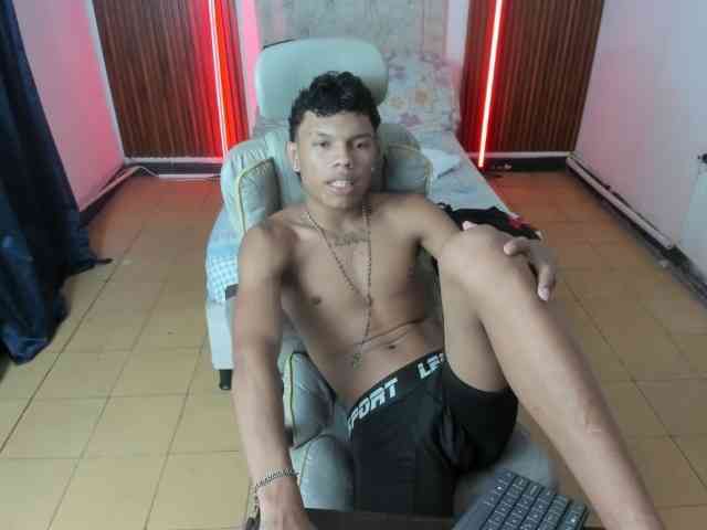 juan-mhata Sex Cam Show