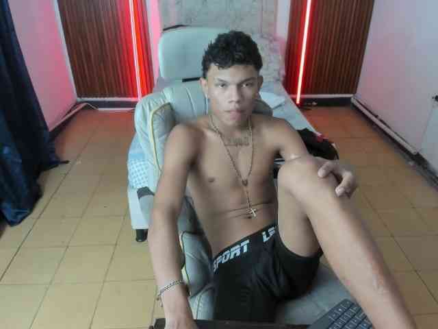 juan-mhata Sex Cam Show