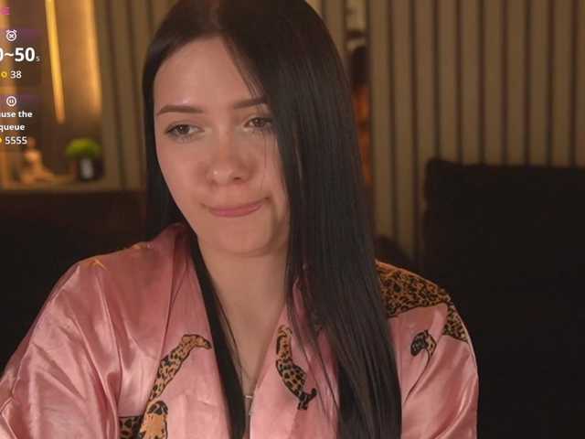 SecretKiraa live webcam show