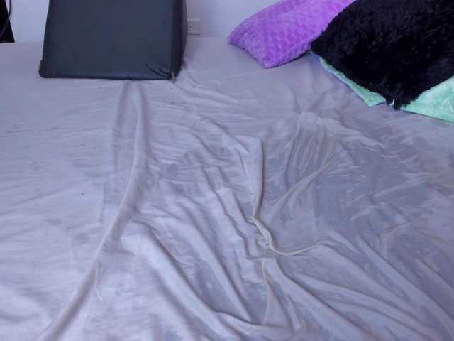 crazybaby-squirt's BongaCams show and profile