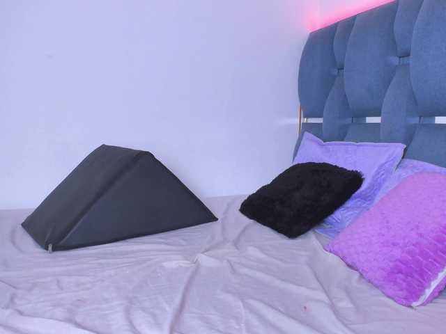 crazybaby-squirt's BongaCams show and profile