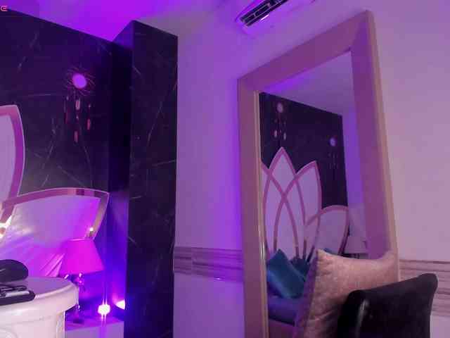 Adonis-hots Sex Cam Show