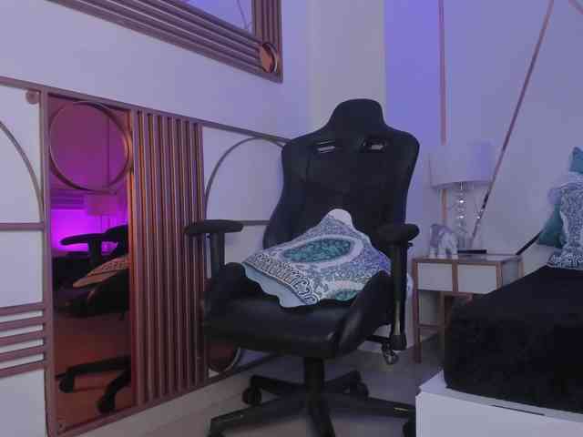 Adonis-hots Sex Cam Show