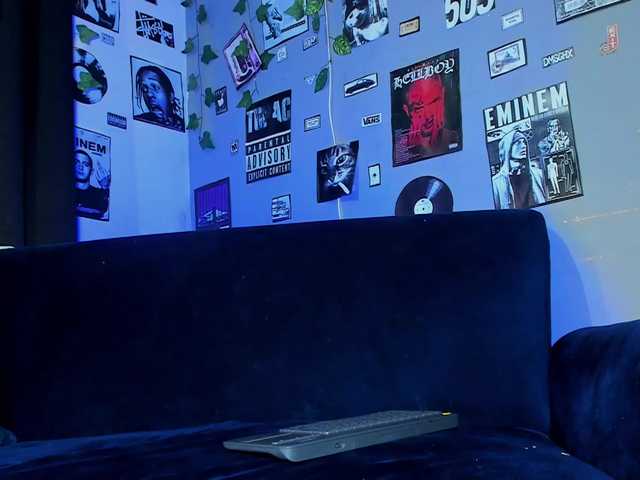 -Dasha's BongaCams show and profile