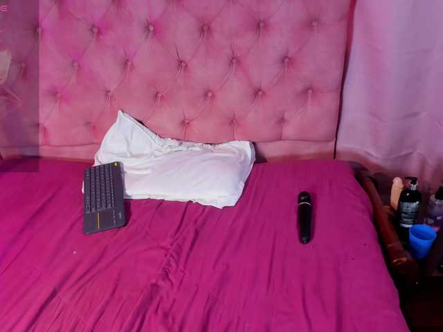 -Dasha's BongaCams show and profile