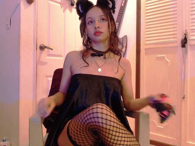 Kiaraleono live cam on BongaCams