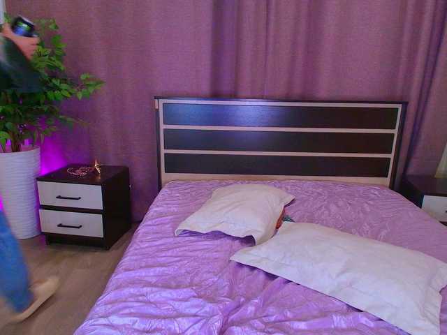 Juliannae live webcam show