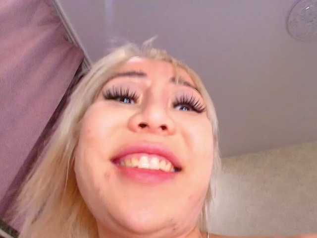 Juliannae live cam on BongaCams