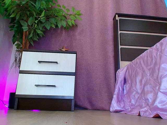 Juliannae live cam on BongaCams
