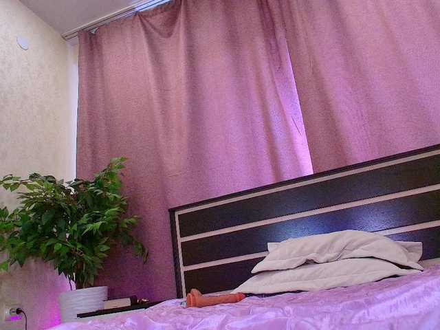 Juliannae live cam on BongaCams
