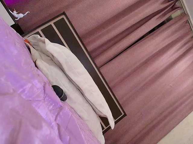 Juliannae live cam preview