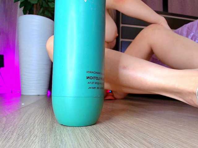 Juliannae live cam on BongaCams