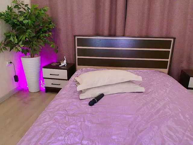 Juliannae live cam preview