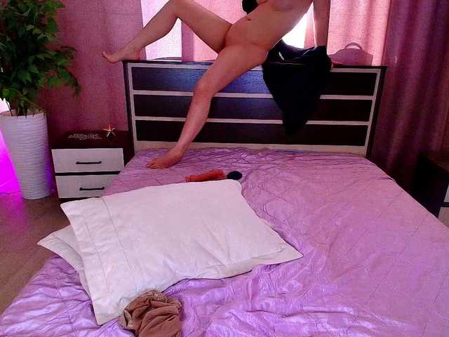 Juliannae live cam on BongaCams
